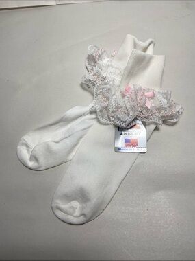 Two feet ahead lace and bead trimmed anklet socks vintage